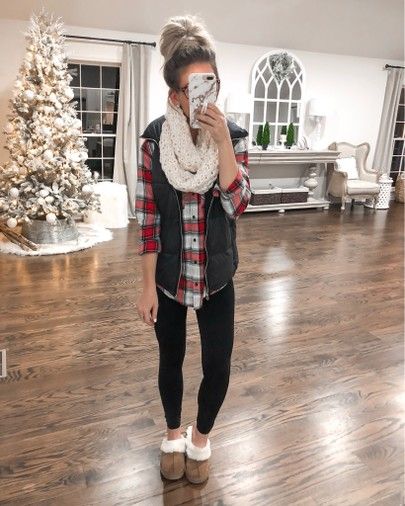 Winter Outfit Black, Layered Winter Outfits, Cozy Winter Outfit, Plaid Shirt Outfits, Modest Style, Red Plaid Shirt, Cozy Winter Outfits, Black Puffer, Vest Outfits