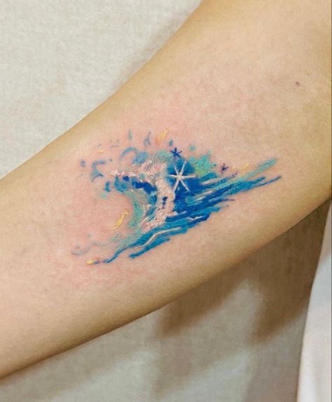 Lights Tattoo, Northern Lights Tattoo, Swimming Tattoos, Swimming Tattoo, Wave Tattoo, Clever Tattoos, Ocean Tattoos, Waves Tattoo, Classical Art