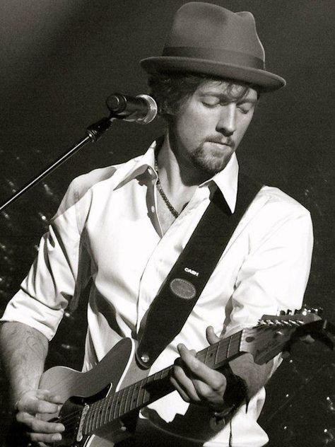 Jason Mraz.  IT TAKES NO TIME TO FALL IN LOVE BUT IT TAKES YOU YEARS TO KNOW WHAT LOVE IS.  93 MILLION MILES. First Dance Wedding Songs, Sara Bareilles, Jason Mraz, First Dance Songs, Love Songs Lyrics, Man Candy, Wedding Songs, Music Star, My Favorite Music