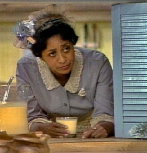 Marla Gibbs as Florence Johnston, the back-talking maid, on the The Jeffersons. She made that show. Marla Gibbs, The Jeffersons, Black Sitcoms, Black Tv Shows, Richard Johnson, 1970s Tv Shows, Black Kings, Jet Magazine, Famous Photos