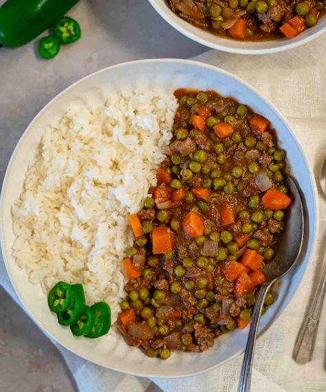 Peas Stew (Bazella) Recipe Lebanese Peas And Rice, Bazella W Riz, Bazella Recipe, Lebanese Meals, Stew Peas, Fresh Tomato Sauce, Kinds Of Vegetables, Ground Lamb, Comfort Dishes