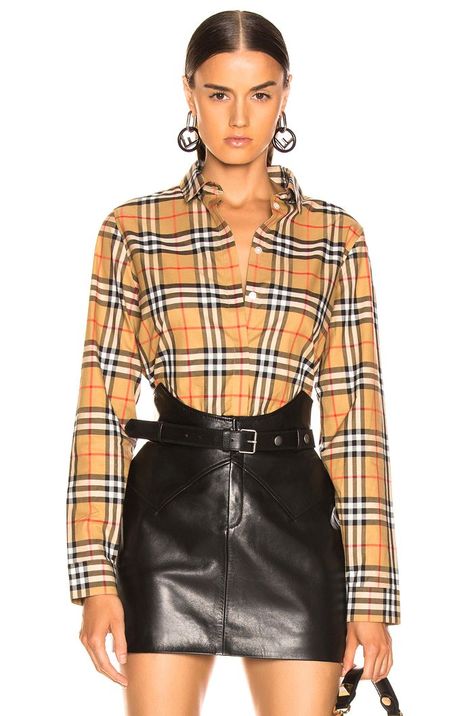 Burberry Crow Shirt Burberry Outfit Ideas, Burberry Shirt Outfit Women, Burberry Shirt Outfit, Burberry Outfits Women, Burberry Outfits, Burberry Shirt Women, Crow Shirt, Checked Shirt Women, Burberry Style