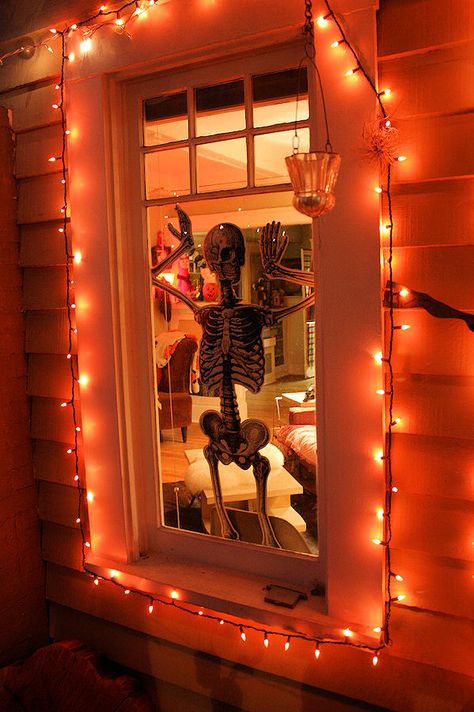 Well, I do it every year- and here it is: my huge Halloween decoration post of our 1908 California craftsman home all decked out. As you can probably tell, I collect tons of old stuff- some of that being pre-1970's Halloween decor. Enjoy! 2010 Halloween Aesthetic, 1970s Halloween Decorations, Autumn Halloween Decor, 80s Halloween Decorations, Nostalgic Halloween Decor, 90s Halloween Decor, Classic Halloween Aesthetic, Halloween 90s Aesthetic, 90’s Halloween