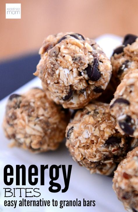 Have you FAILED at making homemade granola bars before? NO MORE. This Kid Approved No Bake Energy Bites Recipe is an awesome, super easy no-bake alternative to pre-made granola bars. Bonus: Your kids think they are dessert and it's HEALTHY. No Bake Energy, Energy Bites Recipes, No Bake Energy Bites, Granola Recipe Bars, Homemade Granola Bars, Granola Bar, Snacks Saludables, Snack Attack, Granola Recipes