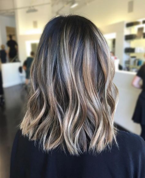 Rambut Brunette, Hair Color Light Brown, Brown Hair With Blonde Highlights, Brown Hair Balayage, Vlasové Trendy, Pinterest Hair, Hair Balayage, Brown Blonde Hair, Hair Color And Cut