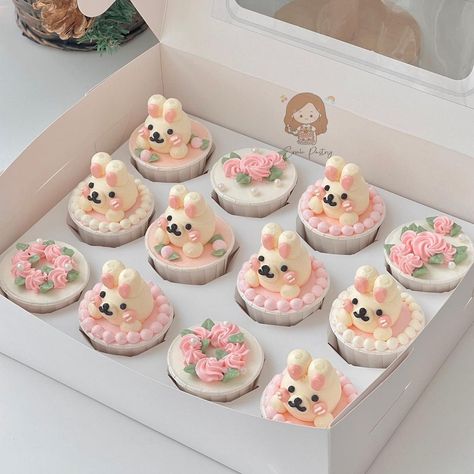 • Bunny & Flower Vintage theme 🐰🌸 ——— Cake x Cupcakes set matching 💗 For more inquiry kindly WhatsApp us at 0183992522 ( no dm / pm in IG… | Instagram post from ♡ 🇲🇾 𝚅𝚒𝚗𝚝𝚊𝚐𝚎 𝙲𝚞𝚜𝚝𝚘𝚖𝚒𝚣𝚎 𝙲𝚊𝚔𝚎 ♡ (@erniepastry) Bunny Flower, Bunny Vintage, Bunny Cupcakes, Theme Cake, Cute Cupcakes, Flower Vintage, Vintage Theme, Vintage Cake, Vintage Flowers