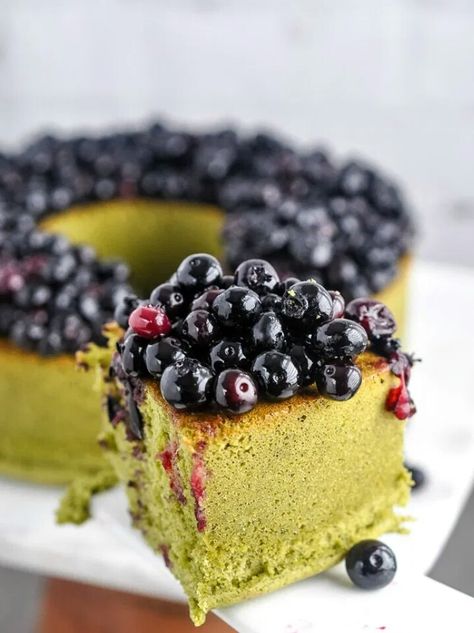 Matcha Dessert Recipes, Blueberry Matcha, Matcha Recipes, Matcha Dessert, Matcha Cake, Matcha Recipe, Easy Food To Make, Macaroons, Popsicles