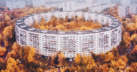 I Capture The Beauty Of Autumn Around The World http://www.boredpanda.com/colorful-autumn-photography-kristina-makeeva/ Brutalism Architecture, Brutalist Buildings, Unusual Buildings, Apartment Architecture, Living Modern, Interesting Buildings, Brutalist Architecture, Round House, Brutalism