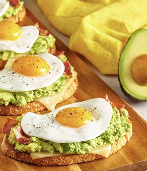 Cauliflower Rice With Avocado - Avocados From Mexico Guac Toast, Avocado Ideas, Avocado Cafe, Avocado Appetizer, Avocado Recipes Healthy, Avocados From Mexico, Avocado Guacamole, Homemade Chicken And Dumplings, Havarti Cheese