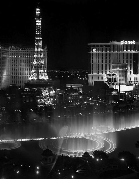 Las Vegas Black And White Aesthetic, Las Vegas Black And White, Vegas Aesthetic, Las Vegas Aesthetic, Las Vegas Vacation, Gray Aesthetic, Las Vegas Nevada, Vegas Baby, Night City