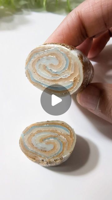 Saheli Paul on Instagram: "Check out this jelly roll technique using translucent clay and alcohol pearls.   Follow to see the final results ❤️#polymerclayearrings #polymerclayartist #polymerclayslabs #artistsofinstagram #handmadewithlove #artistsofgeorgia" Translucent Clay, Diy Earrings Polymer Clay, Polymer Clay Jewelry Tutorials, Polymer Earrings, Polymer Clay Canes, Polymer Clay Jewelry Diy, Polymer Jewelry, Clay Jewelry Diy, Earring Tutorial