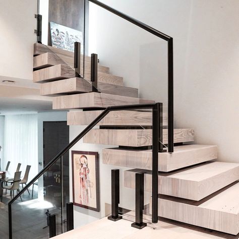 China Modern Stainless Steel Glass Railing Baluster Post for Stairs/ Stainless Steel Stair Handrail Manufacturer manufacturer Acrylic Stair Railing, Small Residence, Glass Staircase Railing, Channel Glass, Deck Stair Railing, Glass Railing Stairs, Steel Staircase, Glass Handrail, Glass Railing System