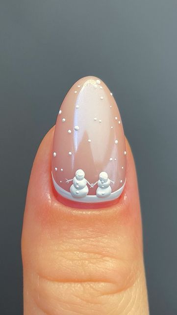 Jimmy (Bug) on Instagram: "Wouldn’t you just love to be two snow people on my thumbnail with me ☃️🥰☃️ Using @daily_charme shades Ballerina and Milk Bath and Magic White Chrome powder for the base White Art paint for the details 🤍 Use code BUG10 to save! 🫶 . . . . . . #nails #nailart #nailpolish #gelpolish #gelmani #gelnails #chromenails #chromepowder #viralnails #glitternails #christmasnails #christmas #merrychristmas #happyholidays #christmasdecor #snow #snowman #whitechristmas #longnails #prettynails #nailvideos #nailtutorial #tutorial #satisfying #satisfyingvideos #beauty #fashion #style #art #iloveyou" Melting Snowman Nails, Snow Nails, Snowman Nails, Gel Mani, Chrome Powder, Milk Bath, Nail Tutorials, Chrome Nails, Art Paint