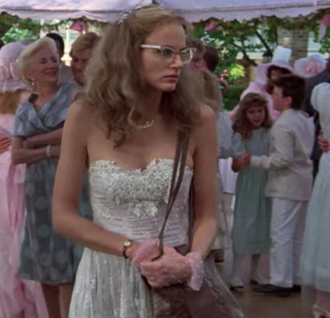 Steel Magnolias Annelle, Annelle Steel Magnolias, Steel Magnolias Aesthetic, Steel Magnolias Wedding, Magnolias Aesthetic, Steal Magnolias, Magnolia Movie, Dolly Pardon, Wedding December