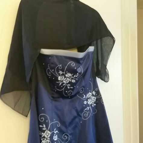 Formal Gown, Navy Dress, Formal Gowns, Evening Gown, Alexander Mcqueen Scarf, Evening Gowns, Prom, Size 10, Navy