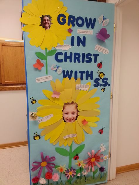 Jesus Preschool, Sunday School Classroom Decor, Kids Classroom Decor, Nursery Classroom, Sunday School Decorations, Spring Door Decoration, Preschool Room, Sunday School Rooms, Sunday School Classroom