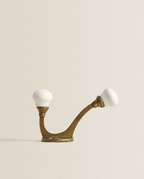 CERAMIC HOOK - null | Zara Home United Kingdom Door Hooks Bedroom, Front Door Hooks, Hallway Hooks, Bathroom Fragrance, Front Hallway, Ceramic Door Knobs, Inspired Bedroom, Glass Dispenser, Modern French