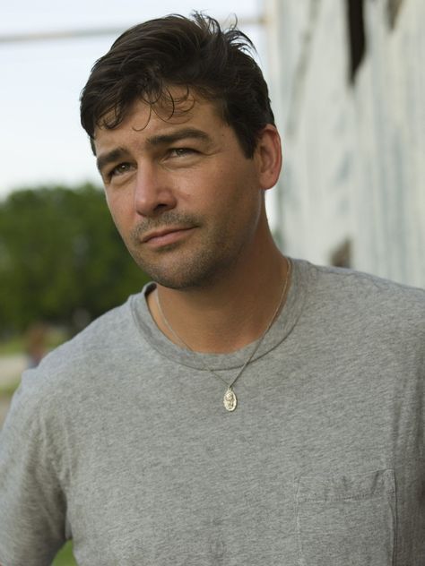 Best Friday Night Lights (TV) Character Eric Taylor, Kyle Chandler, Coach Taylor, Shu Qi, Clear Eyes, Friday Night Lights, Football Coach, Tv Characters, Man Crush