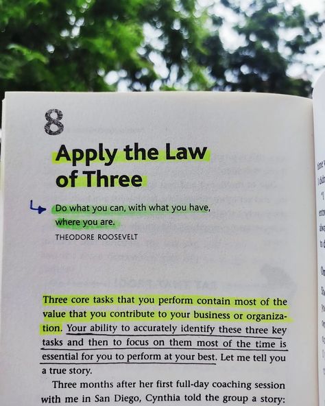 📍BOOK REVIEW 📍Eat That Frog is a practical guide to overcoming procrastination and increasing productivity. Brian Tracy emphasizes the importance of tackling your most difficult task first, metaphorically referred to as "eating the frog." 📍The book offers 21 actionable tips to stop procrastination. 📙Key Takeaways: 📝Set Clear Goals- Tracy highlights the importance of clarity in setting goals. Without a clear direction, it’s hard to know where to start. 📝Prioritize Tasks- Use the 80/20 ru... Eat That Frog Book, Eat The Frog, Overcoming Procrastination, Life Is Beautiful Quotes, Life Board, Simple Quotes, New Quotes, Business Motivation, Peace Of Mind