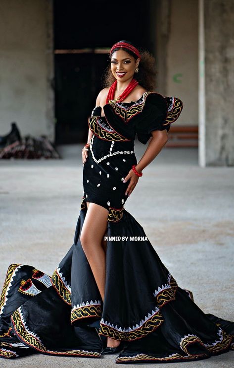 Sulet Noir by Nkafu Sulet - Cameroon 🇨🇲 Cameroonian Traditional Dresses, Model Kaba, Trending Ankara Gowns, African Aesthetic, African Traditional Wedding Dress, Outfit Elegant, African Fabric Dress, Jacket Collection, African Wear Dresses