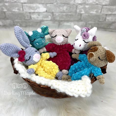 Flip Flop Elephant | Free Crochet Pattern - Darling Maple Designs Free Crochet Pocket Pal Patterns, Crochet Pocket Pals Free Pattern, Crochet Pocket Pals, Bunny Crochet Pattern Free, Pocket Pals, Bunny Crochet Pattern, Crochet Pocket, Knit Toys, Pocket Pal