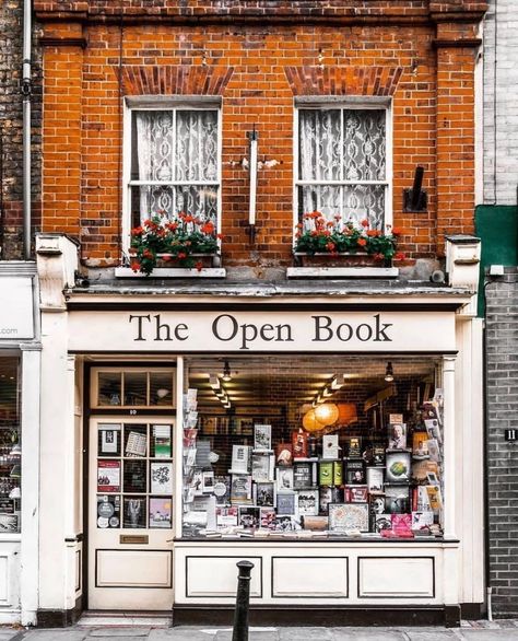 London Bookstore, Aesthetic Bookstore, Storefront Design, 3d House, Shop Fronts, Brick Lane, Shop Front, Visit London, London Life