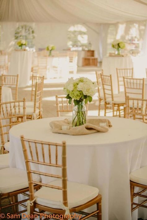 Love the burlap in the center... Hoping Silver Hearth gets round tables before my wedding Simple Tablescapes, Burlap Table Decorations, Simple Wedding Table Decorations, Burlap Wedding Table, Heather Wedding, Round Wedding Tables, Round Table Decor, 60 Birthday, Diy Wedding Table