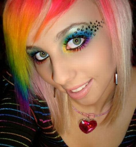 Caramel Boots: Tuesday Thing to try : Dip Dye Hair Scene Makeup, Dip Dye Hair, Rainbow Hair Color, Bright Hair Colors, Rainbow Makeup, Emo Makeup, Emo Hair, Bright Hair, Colorful Hair