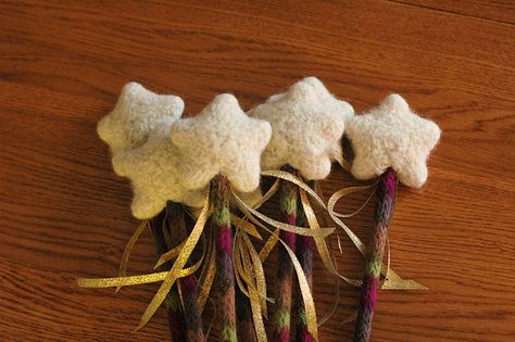 Three Quick Knit Gifts by freshlyplanted. Darling handmade wands! Quick Knit Gifts, Waldorf Gifts, Handmade Wands, Knit Gifts, Waldorf Crafts, Fabric Purse, Easter Basket Fillers, Crochet Hook Set, Quick Knits