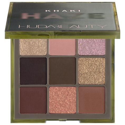 Makeup Gold Eyeshadow, Huda Beauty Eyeshadow, Gold Eyeshadow Palette, Huda Beauty Makeup, Shimmery Eyeshadow, Nude Palette, Best Eyeshadow, Sephora Beauty, Cosmetic Sets