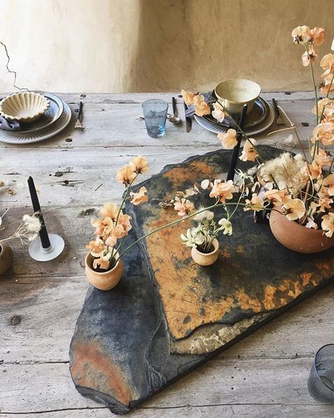 Stone Centerpieces, Stone Wedding Decor, Tablescape Design, Organic Table, Tafel Decor, Tablescape Inspiration, Deco Nature, Coastal Wedding, Deco Floral