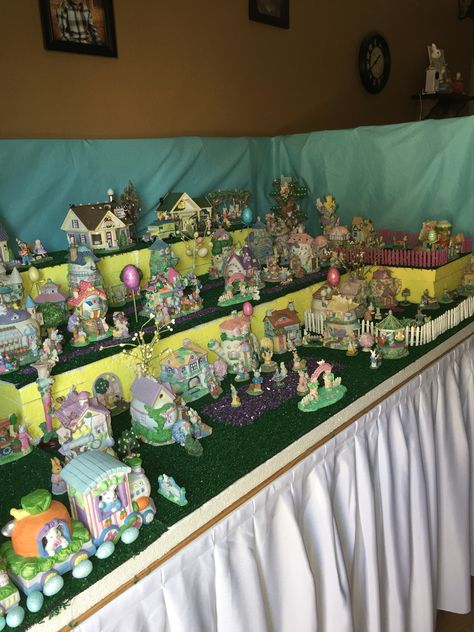 Easter village 2016 :) Easter Village Display Ideas, Spring Village, Easter Village, Easter Festivities, Miniature Village, Easter Display, Easter Decorating, Village Display, Easter Parade