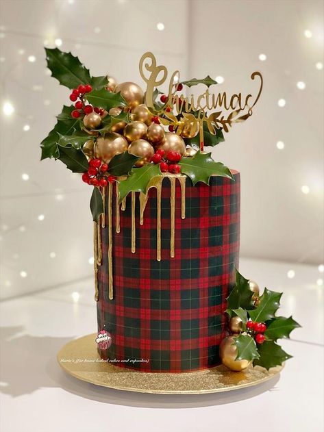 Checkered Cake, Wedding Shower Cakes, Christmas Themed Cake, Pretty Wedding Cakes, Cake Wraps, Christmas Cake Designs, Xmas Cake, Winter Cake, Cartoon Cake