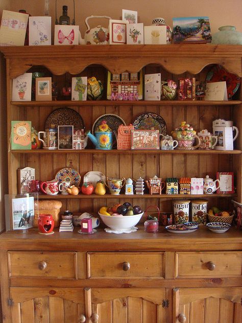 Welsh Dresser by lubsy1uk, via Flickr Always wanted a cluttered battered well loved Welsh Dresser Dresser Display, Hutch Display, Kitchen Hutch, Welsh Dresser, Kitchen Dresser, Kids Flooring, Beautiful Dresser, Craftsman Style Home, Kitchen Table Settings