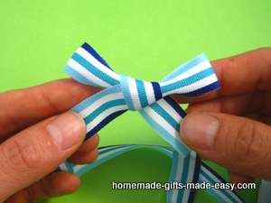 Ribbon Bow Tying Instructions and Videos Simple Ribbon Bow, Ribbon Tying, Bow Tying, Package Bows, Simple Bow, Hair Accessories Storage, Homemade Bows, Paper Craft Techniques, How To Tie Ribbon