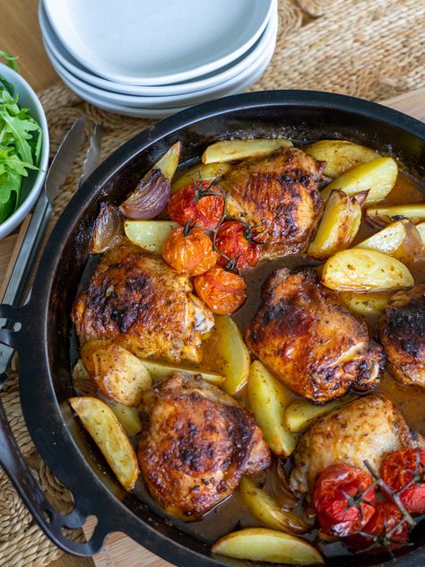 Chicken Tray Bake Recipes, Crispy Roasted Chicken, Hearty Chicken Soup, Chicken Tray Bake, Vegetable Tray, Tray Bake, Home Edit, Mediterranean Chicken, Recipe Simple