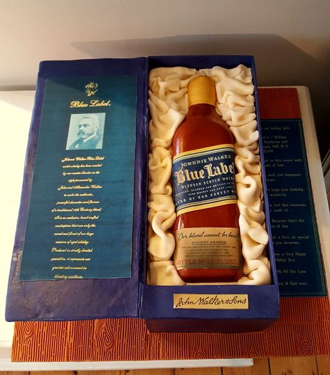 Johnny Walker Cake, Blue Label Cake, Whiskey Cakes, 60th Birthday Cake For Men, Whisky Cake, Wine Bottle Cake, Groomsman Cake, Men Cakes, Johnnie Walker Whisky