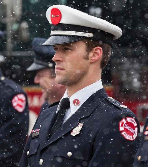 Jesse Spencer as Lieutenant Matthew Casey, Chicago Fire "A Coffin That Small" Casey Chicago Fire, Matt Casey Chicago Fire, Chicago Fire Casey, Eamonn Walker, Acting Auditions, Jesse Spencer, Chicago Family, Taylor Kinney, Chicago Shows