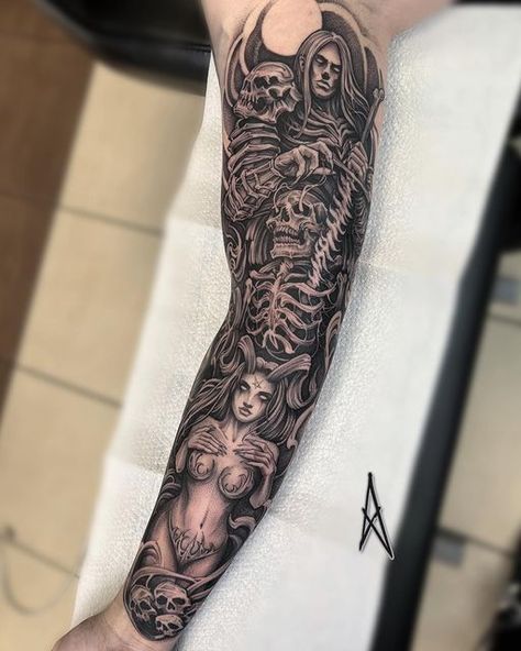 Dark Tattoo Ideas, Rip Tattoos For Mom, Diamond Tattoo Designs, Arm Tattoos For Guys Forearm, Underarm Tattoo, Wizard Tattoo, Feminine Skull Tattoos, Feminine Tattoo Sleeves, Skull Sleeve Tattoos