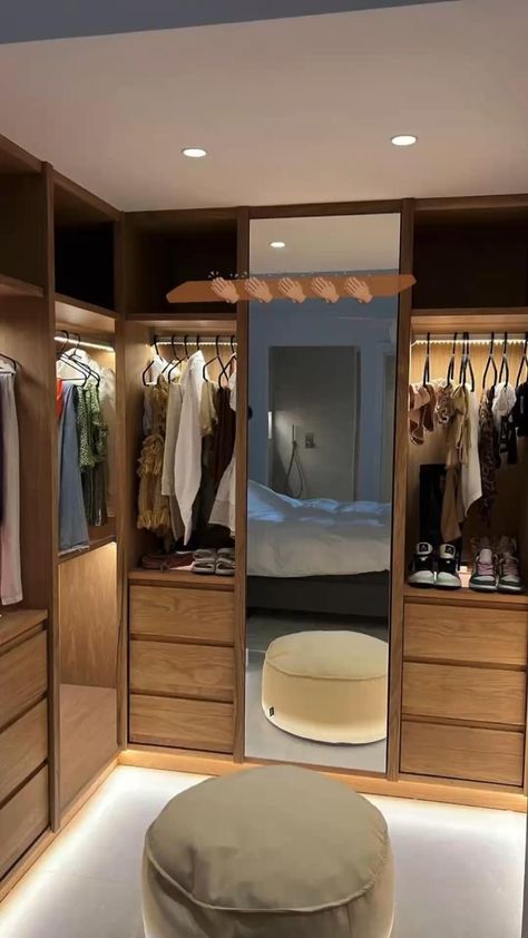 Organize Wardrobe Closet Luxury Closet with special Lighting