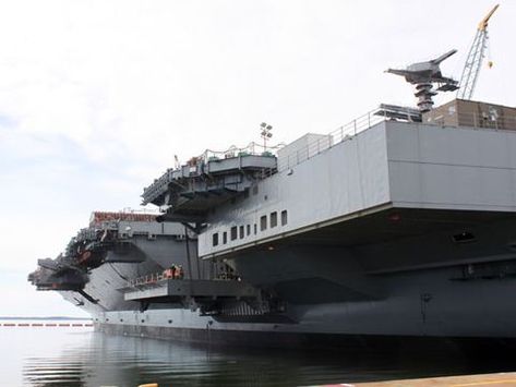 Ford Aircraft Carrier, Uss Ford, Ford America, Battle Ships, Aircraft Mechanics, Navy Aircraft Carrier, Us Navy Ships, Aircraft Carriers, Hydraulic Excavator