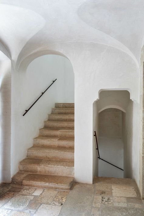 A 16th-Century Monastery-Turned-Hotel in Abruzzo, Italy Minimalist Monastery, Monastery Aesthetic, Monastery Interior, Georgian Hotel, Arco Floor Lamp, Abruzzo Italy, Church Aesthetic, Glamorous Interiors, Michelin Restaurant