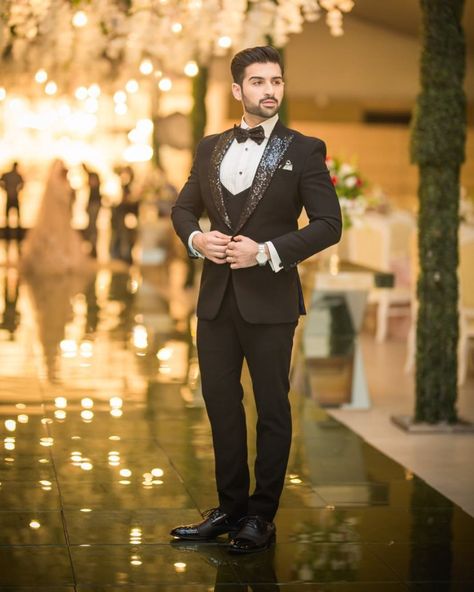 Reception Dress For Men, Engagement Dress For Groom, Reception Suits, Indian Wedding Suits Men, Wedding Suits Men Black, Indian Wedding Clothes For Men, Best Wedding Suits, Reception Outfits, Groom Pose