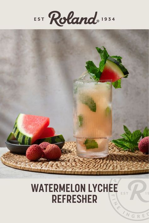 watermelon lychee mocktail Refresher Recipes, Summer Drink Recipes Nonalcoholic, Lychee Mocktail, Fruity Mocktail, Lychee Mojito, Watermelon Refresher, Mojito Recipes, Lychee Juice, Drink Recipes Nonalcoholic