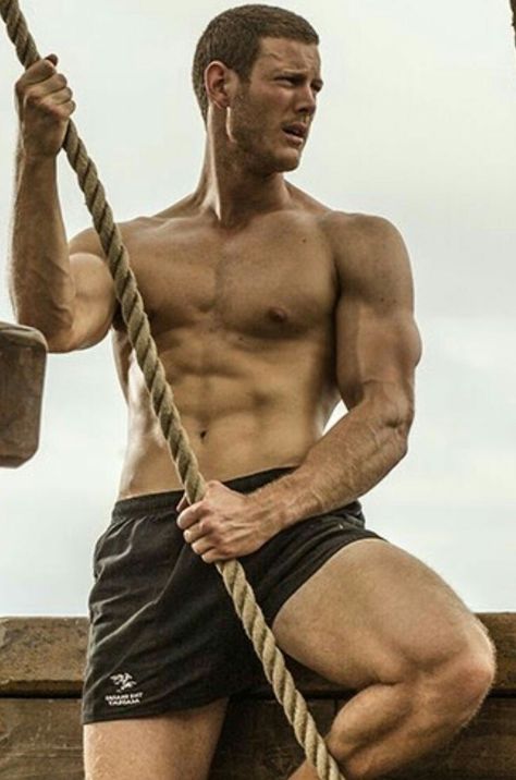 Tom Hopper, Hottest Male Celebrities, Black Sails, Male Fitness Models, Ideal Man, Biceps Workout, Man Candy, Body Poses, Shirtless Men