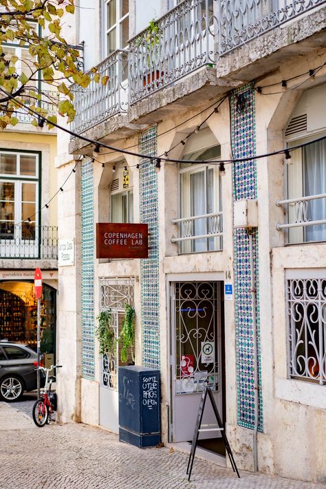 HELPFUL GUIDE: Where to Stay in Lisbon (5 Best Neighborhoods) Where To Stay In Lisbon, Lisbon Neighborhoods, Lisbon Shopping, Lisbon Trip, Portugal Holiday, Lisbon Guide, Portugal Trip, Albufeira Portugal, Portugal Vacation