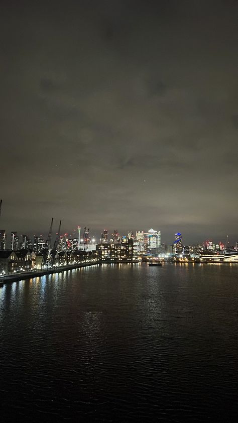 View from Royal Victoria Dock Footbridge #london #londonlife #londres #view #viewpoint #canarywharf Nice Wallpapers, Canary Wharf, Nyc Life, London Life, City Aesthetic, Student Life, Study Motivation, Cool Wallpaper, New York Skyline