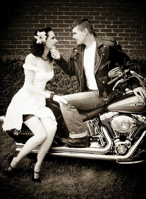 Art Engagement Photos, Rockabilly Couple, Motorcycle Wedding, Biker Wedding, Rockabilly Wedding, Motorcycle Photography, Pin Up Photos, Bike Photography, Biker Love