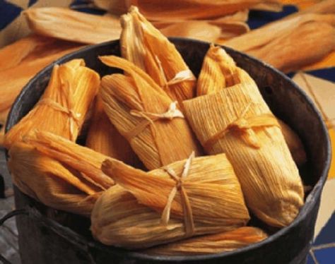 Receta Tamales de camarón estilo Nayarit - Los Sabores de México y el mundo Mango Tamales, Shrimp Tamales Recipe, Tamales In Crockpot, How To Reheat Tamales, Meat Recipes Healthy, Guatamalan Recipes, Sweet Tamales, Vegetable Appetizers, Baked Dinner Recipes