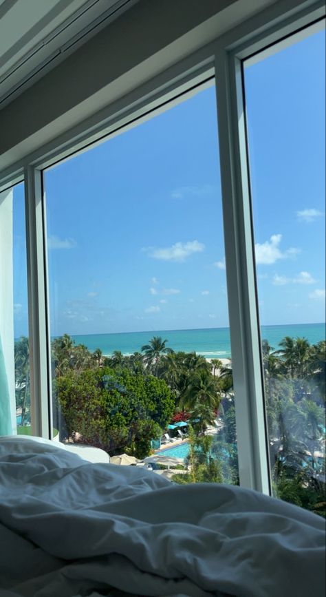 Ocean View Hotel Room, Vacation Hotel Room, Miami Hotel Aesthetic, Hotel Vibes Aesthetic, Hotel Beach View, Travel Baddie, Miami Hotel Room, Miami Beach Girls, California Bedroom